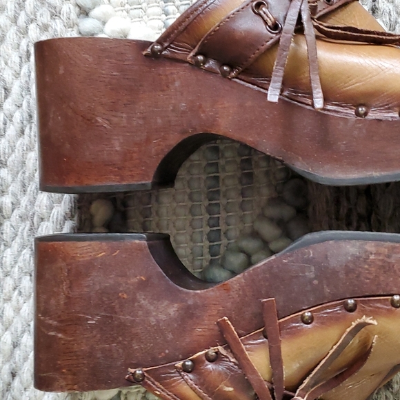 Y2K 90's Curfew Sedona Wooden Heel Studed Clogs Leather Women's Sz 10M Brazil - Picture 11 of 13
